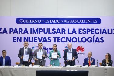 La gobernadora Tere Jiménez firmó acuerdos para capacitar a jóvenes en nuevas tecnologías