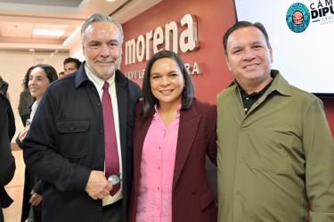 Beatriz Mojica Morga, Coordinadora de la Defensa de la Transformación y la Soberanía Nacional en el estado de Guerrero, se reunió con el vicecoordinador del grupo parlamentario de Morena en la Cámara Baja, Alfonso Ramírez Cuéllar, y con el senador Francisco Arturo Pérez.