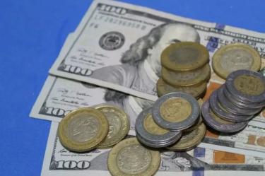 ¿Más recortes a la tasa? Las minutas de Banxico presionan al peso mexicano.