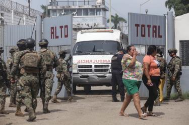 Motín en el penal de Mazatlán dejó 10 presos muertos y 16 heridos