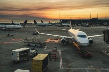 "Comparar aeropuertos con aerolíneas es como comparar carreteras con autobuses": Elbittar