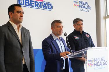 El gobierno local señaló que retirar este material genera gastos extraordinarios para la alcaldía, por lo que propuso que las multas impuestas por la Federación sirvan para financiar los programas de retiro de infraestructura inservible.