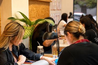 Daniela Rocha abrió su primer salón de uñas a unos meses del inicio de la pandemia.