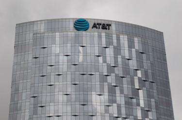 AT&T vende su negocio en México a Televisa y Fintech por 2,000 mdd