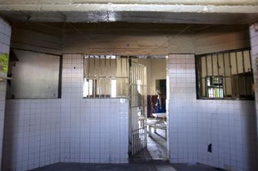 Más cárceles no resuelven problema penitenciario