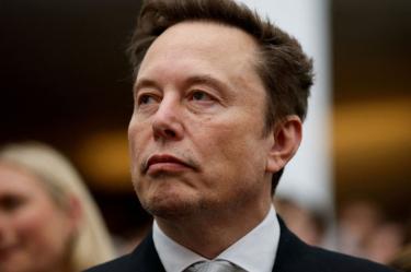 Elon Musk regalará acciones de SpaceX a todos los niños de EU en 2027.