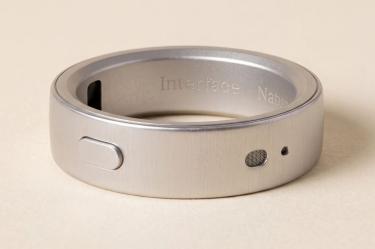 Interface, el anillo con agentes de IA que busca reducir el uso del celular: esto costará.