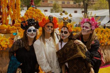 El programa de la Semana de Noche de Muertos 2026 contempla un despliegue de más de 700 actividades artísticas, culturales y ceremoniales.