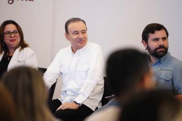 Alfonso Durazo destacó que la red pública de salud en Sonora integra 284 unidades médicas.