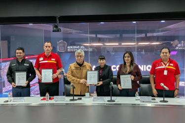 El protocolo establece que el personal capacitado recibirá y resguardará a quien solicite ayuda, dará aviso a las autoridades de seguridad, incluida la Policía de Género, y contactará a la red de apoyo de la persona afectada