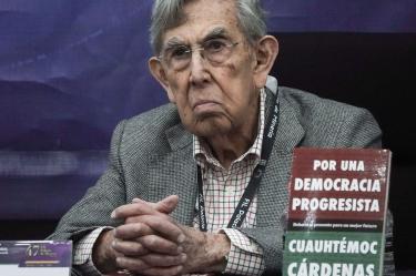 Cuauhtémoc Cárdenas Solórzano, ingeniero civil, exsenador de la República y presidente de la Fundación para la Democracia, durante la presentación de su libro “Por una democracia progresista” en el Palacio de Minería, en el marco de la 47 Feria Internacional del Libro del Palacio de Minería
