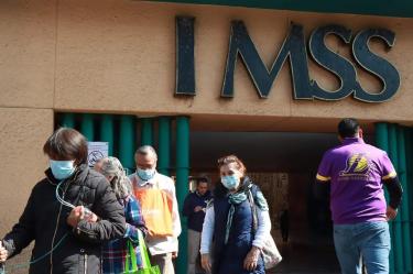 Reportes en Centros de Trabajo revelan deficiencias estructurales en el suministro de insumos básicos y en la capacidad de atención en las unidades médicas del IMSS.