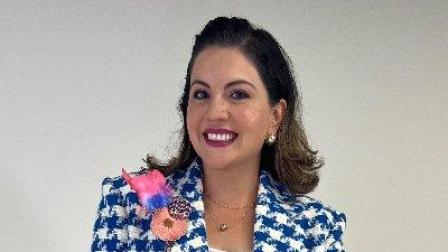 En entrevista Gabriella Morales Casas, periodista especialista en realeza y diplomacia, relata sobre la visita del rey Felipe VI a México. Aborda la estrategia diplomática del monarca para normalizar la relación bilateral, el papel de la reina Letizia y la princesa Leonor en la proyección de la monarquía española, y el rol de Felipe VI como una figura de prudencia y conciliación frente al panorama político polarizado en España y México.





COMENTA ESTE VIDEO Y COMPARTELO CON TUS AMIGOS

Para más información entra: https://www.youtube.com/watch?v=6pLXCoJQvPE

No olvides dejarnos tus comentarios y visitarnos en 

Sitio: http://www.imagenradio.com.mx 
Facebook: https://www.facebook.com/ImagenRadio/?locale=es_LA
Twitter: https://x.com/Imagen_Mx
¡Dale like y suscríbete al canal!:  https://www.youtube.com/channel/UCB0BUmdBOrH9mYU2ebs1eWA

#imagenradio #noticiasenvivo