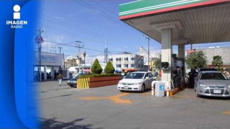 Fernando González Piña, Vicepresidente de Onexpo Valle de México, nos habla sobre que el gremio gasolinero pidió al gobierno ampliar la tasa de impuesto especial sobre producción y servicios (IEPS) para poder sostener el precio máximo al público de 27 pesos por litro de diésel, ya que es su voluntad seguir con el pacto voluntario de precios mientras exista volatilidad global en materia petrolera.
#gasolinero #ieps #precios
COMENTA ESTE VIDEO Y COMPARTELO CON TUS AMIGOS
Para más información entra: http://www.youtube.com/ImagenRadioLive
No olvides dejarnos tus comentarios y visitarnos en
Facebook: https://www.facebook.com/ImagenRadio
X: https://twitter.com/Imagen_Mx
Sitio: http://www.imagenradio.com.mx
Suscríbete a nuestro canal: https://www.youtube.com/channel/UCB0BUmdBOrH9mYU2ebs1eWA
#ImagenRadioEnVivo #NoticiasEnVivo