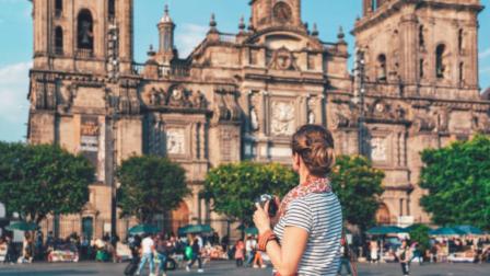 Rodolfo Ostolaza, Subdirector de Estudios Económicos de Banamex, refiere sobre que ante el persistente debilitamiento de la solidez fiscal del país, Moody’s Ratings recortó la calificación de México a “Baa3”, desde “Baa2”.
#calificacion #moodys #méxico #certidumbre
COMENTA ESTE VIDEO Y COMPARTELO CON TUS AMIGOS
Para más información entra: http://www.youtube.com/ImagenRadioLive
No olvides dejarnos tus comentarios y visitarnos en
Facebook: https://www.facebook.com/ImagenRadio
X: https://twitter.com/Imagen_Mx
Sitio: http://www.imagenradio.com.mx
Suscríbete a nuestro canal: https://www.youtube.com/channel/UCB0BUmdBOrH9mYU2ebs1eWA
#ImagenRadioEnVivo #NoticiasEnVivo