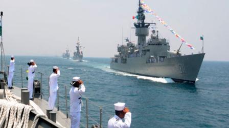 Conmemoran el Día de la Marina Nacional con Desfile Naval en Michoacán