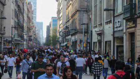 Carlos Ramírez Fuentes, Socio Director de Integralia Consultores, analiza los datos más importantes de la economía mexicana y la estructura poblacional en México.

#POBLACION #FINANZAS #MÉXICO 

COMENTA ESTE VIDEO Y COMPARTELO CON TUS AMIGOS

Para más información entra: http://www.youtube.com/ImagenRadioLive

No olvides dejarnos tus comentarios y visitarnos en

Facebook: https://www.facebook.com/ImagenRadio
X: https://twitter.com/Imagen_Mx
Sitio: http://www.imagenradio.com.mx


Suscríbete a nuestro canal: https://www.youtube.com/channel/UCB0BUmdBOrH9mYU2ebs1eWA



#ImagenRadioEnVivo #NoticiasEnVivo
