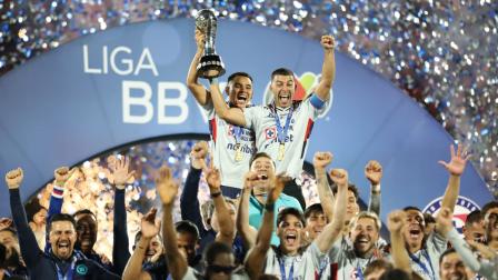 En Las Divisas del Deporte; Javier Balseca, Colaborador, nos habla de las cifras millonarias de dejó la final del fútbol mexicano.

#LIGAMX #FUTBOL #GANANCIAS 

COMENTA ESTE VIDEO Y COMPARTELO CON TUS AMIGOS

Para más información entra: http://www.youtube.com/ImagenRadioLive

No olvides dejarnos tus comentarios y visitarnos en

Facebook: https://www.facebook.com/ImagenRadio
X: https://twitter.com/Imagen_Mx
Sitio: http://www.imagenradio.com.mx


Suscríbete a nuestro canal: https://www.youtube.com/channel/UCB0BUmdBOrH9mYU2ebs1eWA



#ImagenRadioEnVivo #NoticiasEnVivo