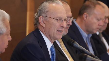 En entrevista José Medina Mora, Presidente del CCE, detalla sobre que el gobierno federal no sólo ha escuchado las limitaciones de las empresas para invertir, sino que ya se está moviendo todo para dinamizar el capital.

#ip #cce #economia 

COMENTA ESTE VIDEO Y COMPARTELO CON TUS AMIGOS

Para más información entra: http://www.youtube.com/ImagenRadioLive

No olvides dejarnos tus comentarios y visitarnos en

Facebook: https://www.facebook.com/ImagenRadio
X: https://twitter.com/Imagen_Mx
Sitio: http://www.imagenradio.com.mx


Suscríbete a nuestro canal: https://www.youtube.com/channel/UCB0BUmdBOrH9mYU2ebs1eWA



#ImagenRadioEnVivo #NoticiasEnVivo