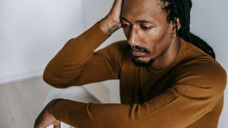 Salud emocional masculina sigue siendo un problema de salud pública: Carlos Martínez