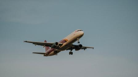 México pierde competitividad: el turismo aéreo está estancado frente a la región: Francisco Madrid