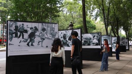 Una Mirada Mundial Excélsior exhibe en Reforma joyas históricas del fútbol