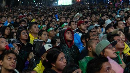 El doctor Hugo Sánchez Castillo, académico de la Facultad de Psicología de la UNAM, expone el balance del proceso de identificación y empatía en la afición.
En entrevista, el especialista descarta la existencia de frustración en la afición y define el sentimiento actual como un proceso de aceptación colectiva.
COMENTA ESTE VIDEO Y COMPARTELO CON TUS AMIGOS
00:00 - Análisis psicológico del resultado deportivo
02:06 - Proceso de duelo y aceptación colectiva
04:54 - Dinámica de liderazgo compartido en la selección
06:33 - Evaluación de la gestión del equipo técnico
08:25 - Impacto del torneo en la cohesión social
10:09 - Corresponsabilidad de la afición en eventos masivos
No olvides dejarnos tus comentarios y visitarnos en
Sitio: http://www.imagenradio.com.mx
Facebook: https://www.facebook.com/ImagenRadio/?locale=es_LA
Twitter: https://x.com/Imagen_Mx
Suscríbete a nuestro canal:
https://www.youtube.com/channel/UCB0BUmdBOrH9mYU2ebs1eWA
#imagenradio #noticiasenvivo #SeleccionMexicana #DueloDeportivo #CohesionSocial #PsicologiaDelDeporte #ImagenRadio