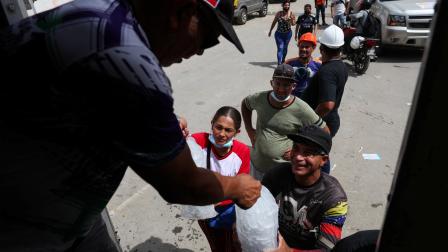Restaurantes de Venezuela reparten comida