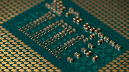 Monex advierte traslado de capitales hacia sector de software y hardware