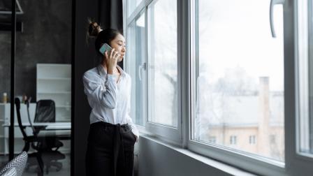 C5 reporta que el 55% de llamadas a línea SOS Mujeres requiere apoyo jurídico y emocional