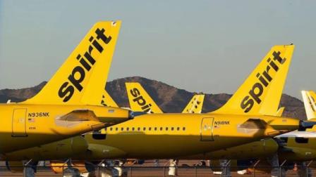 El reacomodo de rutas aéreas obedece al costo del combustible, la quiebra de Spirit y cambios en aeronaves.