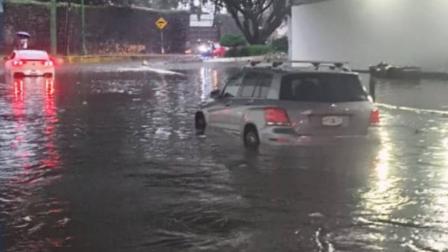 Cinco horas de lluvia provocaron inundaciones en CDMX