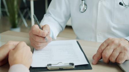 31% de empleados considera renunciar si el seguro médico es insuficiente: Eduardo Flores