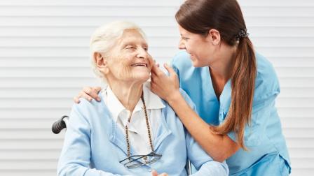 ¿Cómo evitar errores en toma de muestra sanguínea en adultos mayores?