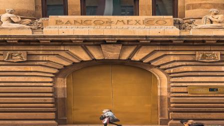 Crecimiento de 1.9% es bajísimo y pone en riesgo finanzas: Valeria Moy
