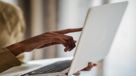 Guerra de computadoras: como elegir la mejor opción y precio para el regreso a clases