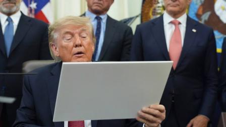 DONALD TRUMP