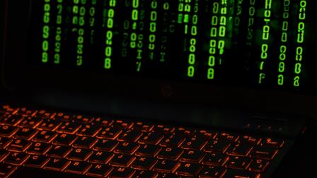 Ciberataques con IA son la nueva norma global ante falta de acción oficial: experto