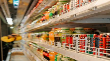 Consumo masivo enfrenta presiones por costos y cargas regulatorias: ConMéxico