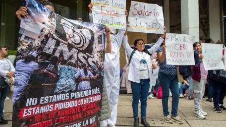 Max Cortázar cuestiona asignación presupuestal ante fallas en IMSS