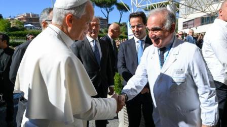 Papa León XIV tuvo una noche tranquila tras la intervención quirúrgica en el Policlínico Gemelli