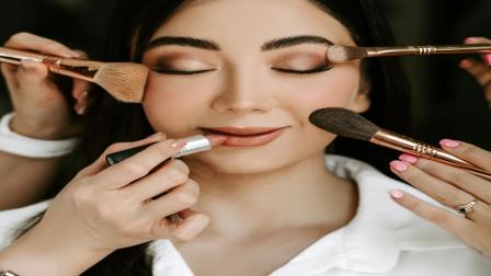La belleza femenina como mecanismo en la conquista del poder