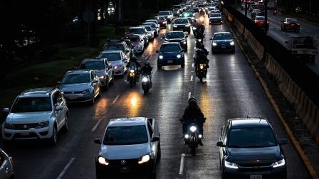 Tráfico en la CDMX cuesta 10,721 pesos al año a cada persona: Fabiola Guarneros